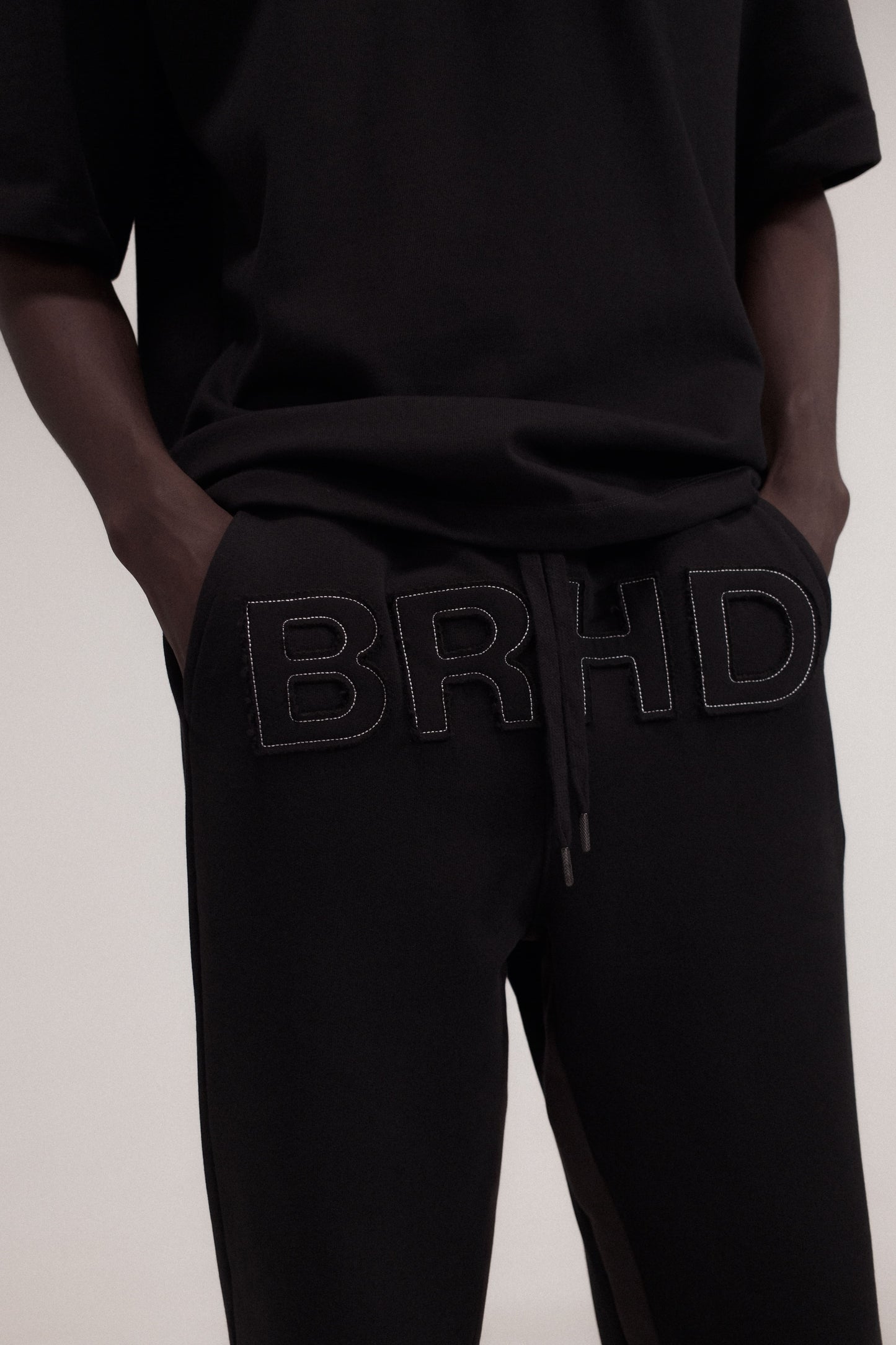 BLACK LETTERS SWEATPANTS FLARE