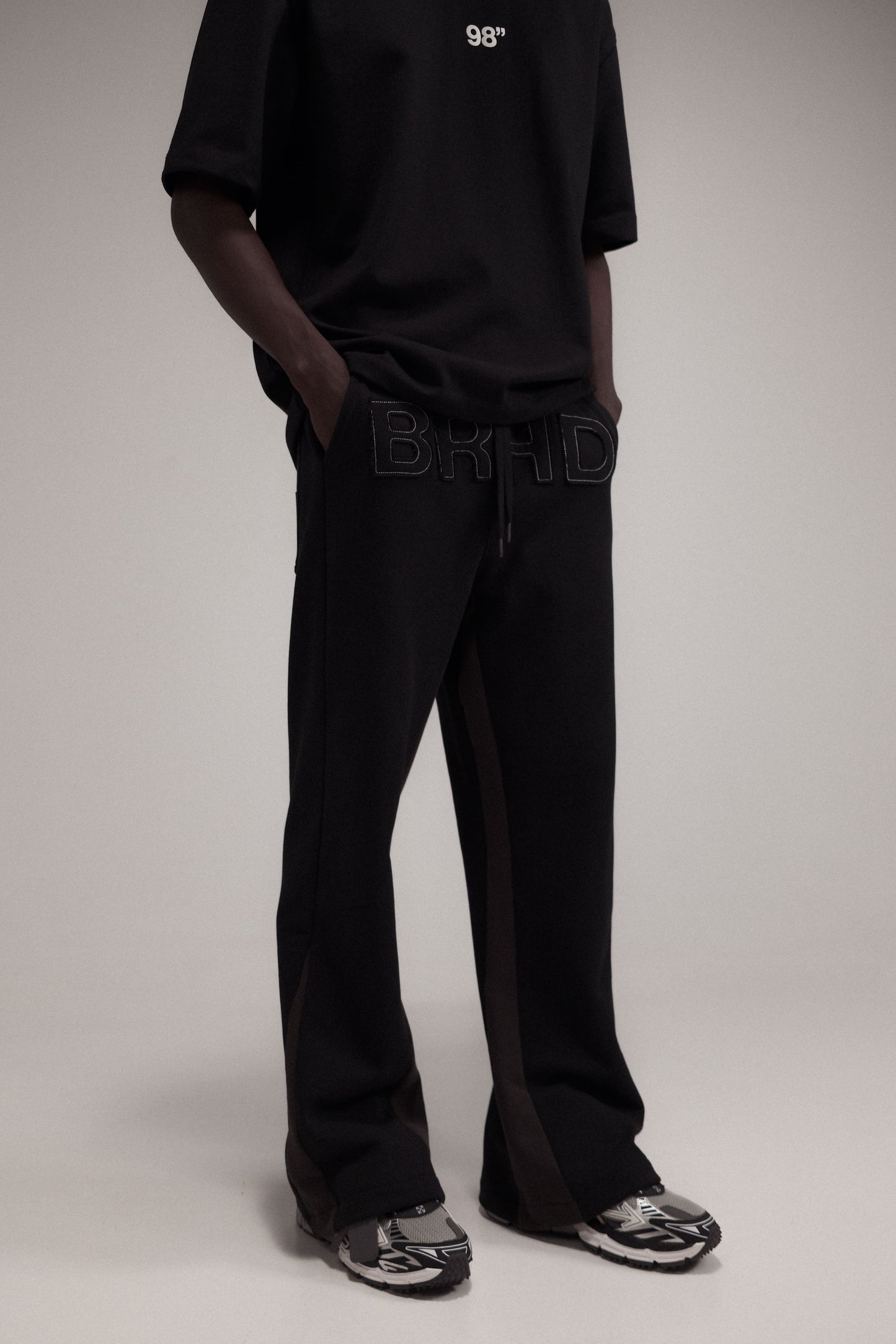 BLACK LETTERS SWEATPANTS FLARE