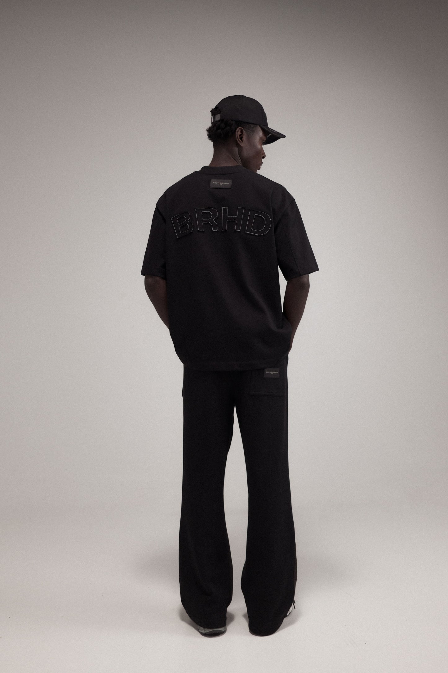 LETTERS OVERSIZED TEE BLACK